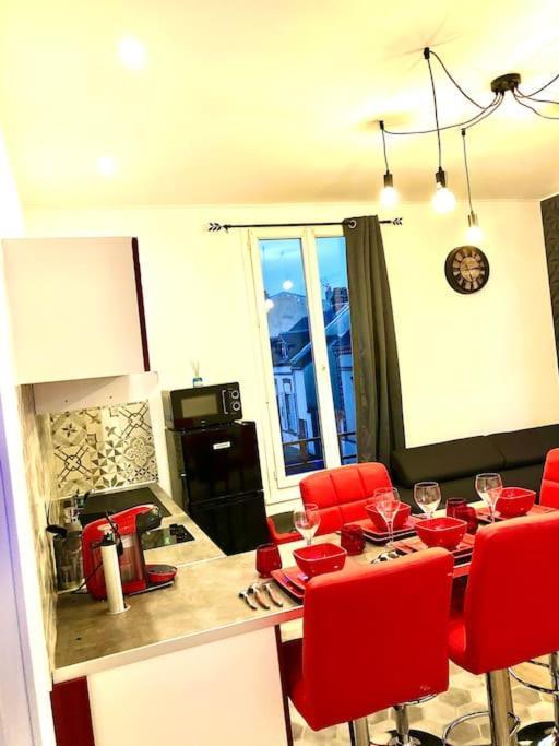 Le Led Room,Centre Ville Place De Parking Gratuite Санс Экстерьер фото